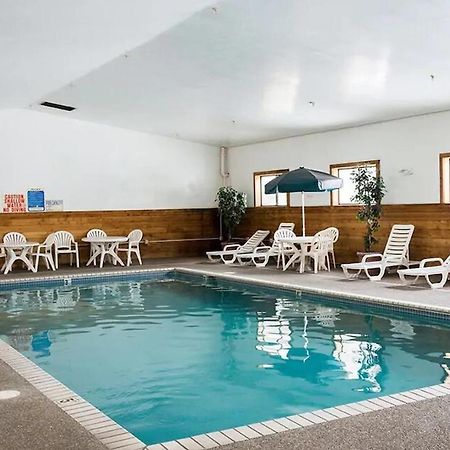 Norwood Inn And Suites - Minneapolis-St Paul Roseville Dış mekan fotoğraf