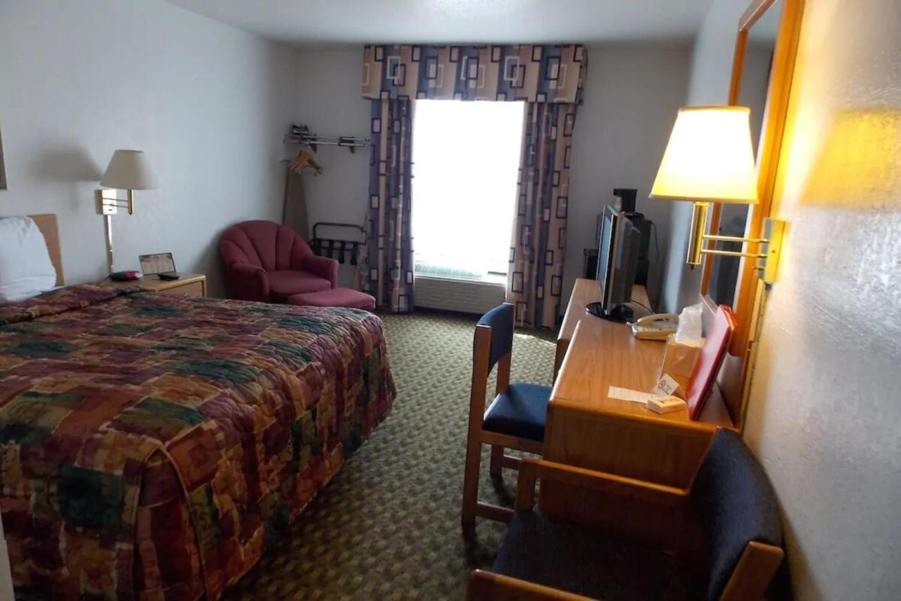 Norwood Inn And Suites - Minneapolis-St Paul Roseville Dış mekan fotoğraf