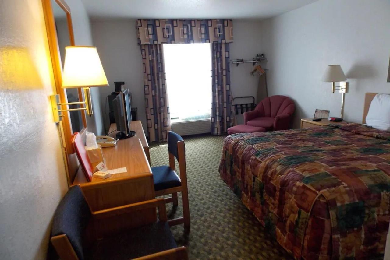 Norwood Inn And Suites - Minneapolis-St Paul Roseville Dış mekan fotoğraf