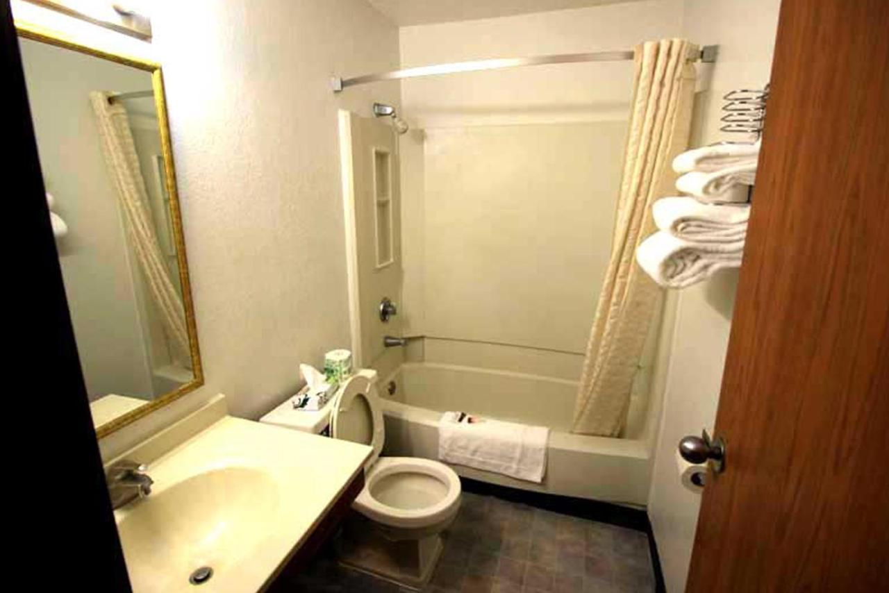 Norwood Inn And Suites - Minneapolis-St Paul Roseville Dış mekan fotoğraf