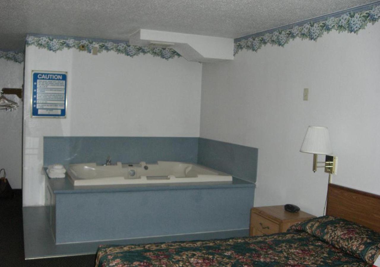 Norwood Inn And Suites - Minneapolis-St Paul Roseville Dış mekan fotoğraf