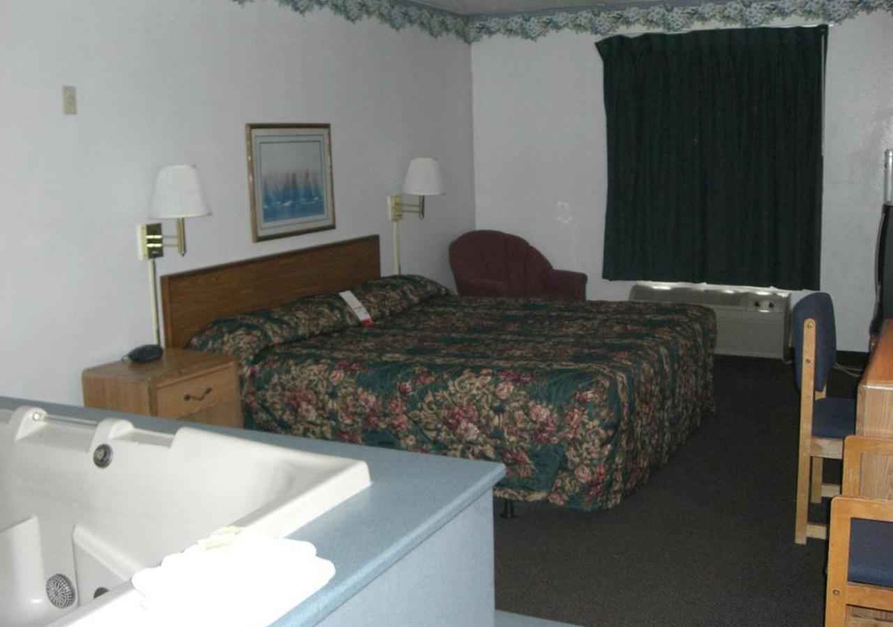 Norwood Inn And Suites - Minneapolis-St Paul Roseville Dış mekan fotoğraf